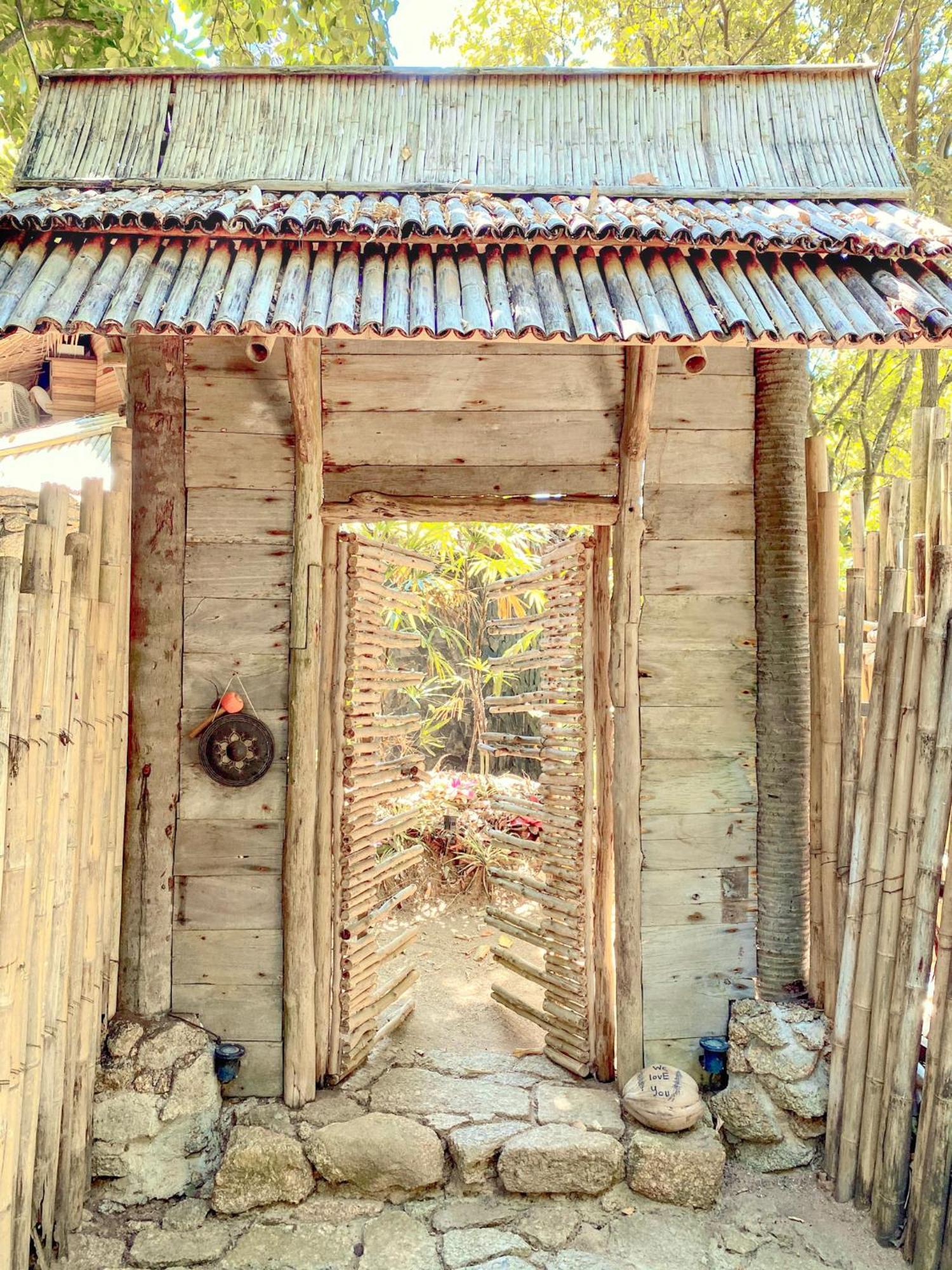 Somewhere Only We Know Resort Baan Khai エクステリア 写真